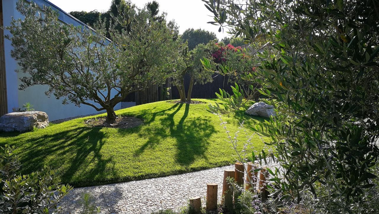 Maison D'Hotes Le Pre Gourmand - Adults Only Eyragues Εξωτερικό φωτογραφία